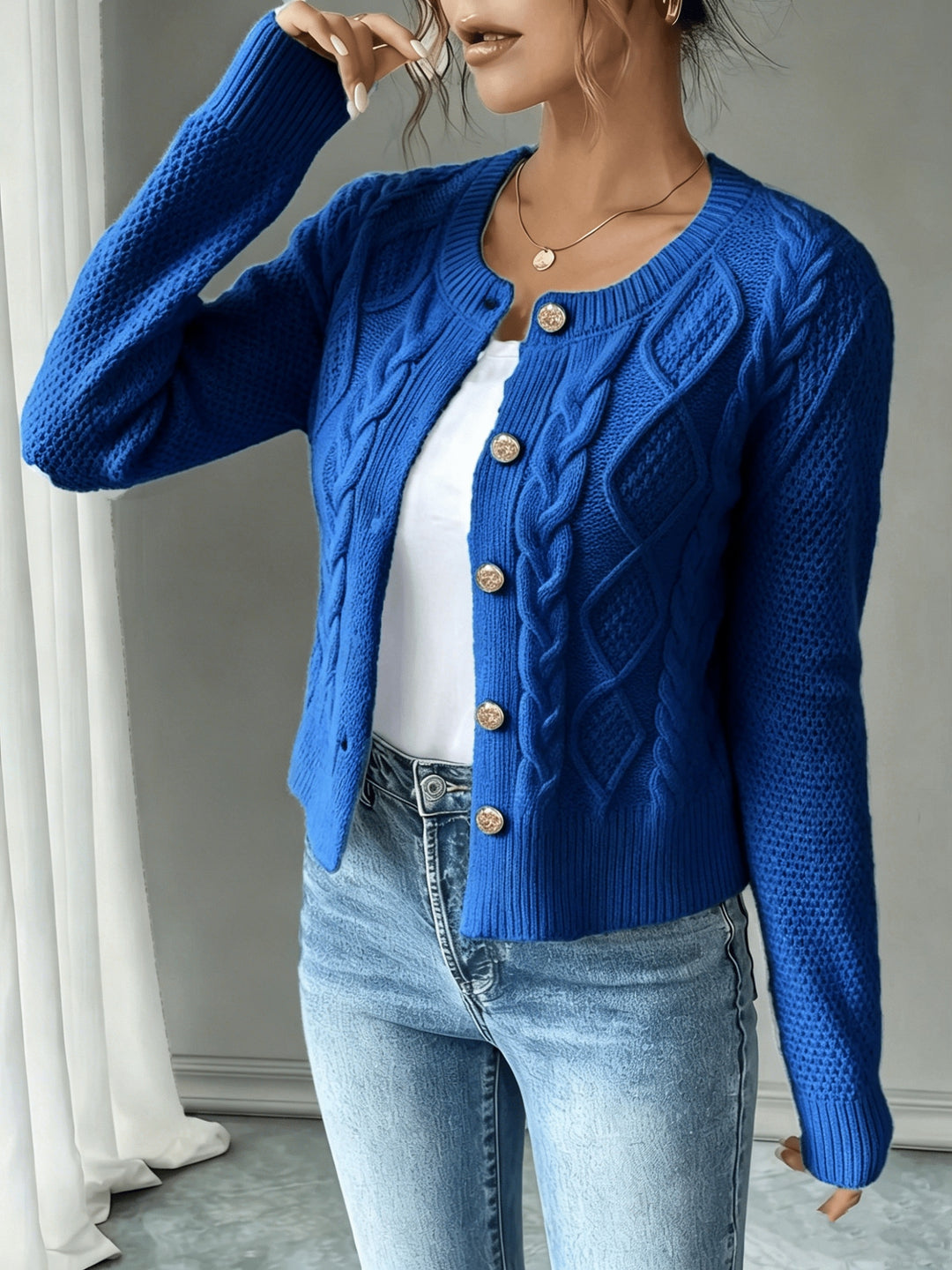 Ariane | Gilet Torsadé à Boutons Dorés