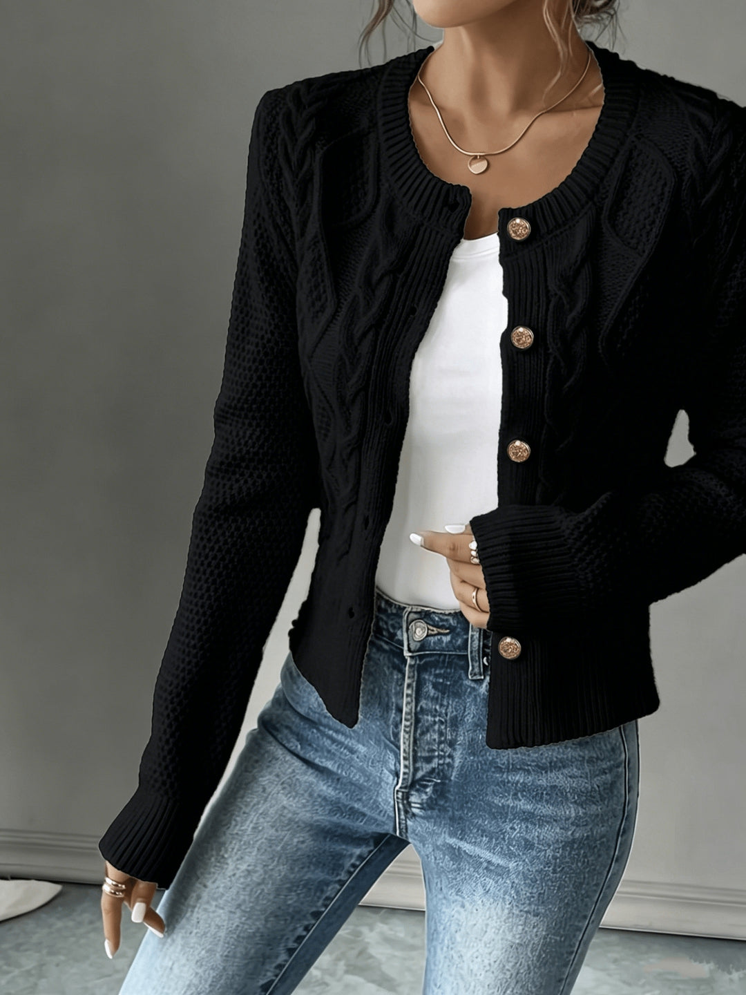 Ariane | Gilet Torsadé à Boutons Dorés