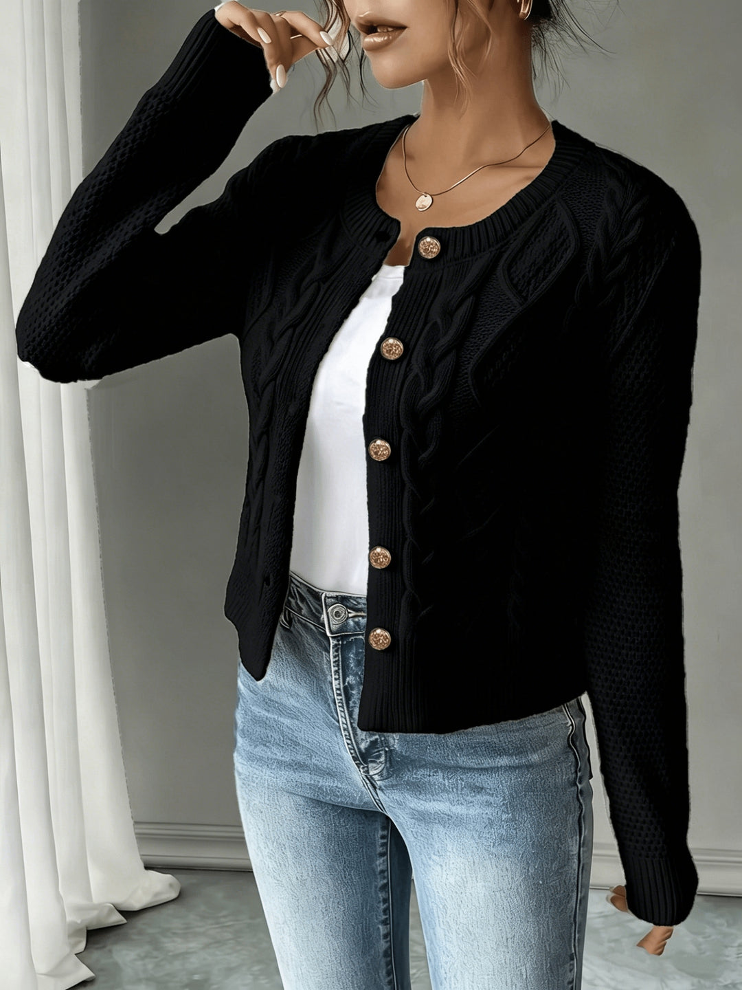 Ariane | Gilet Torsadé à Boutons Dorés