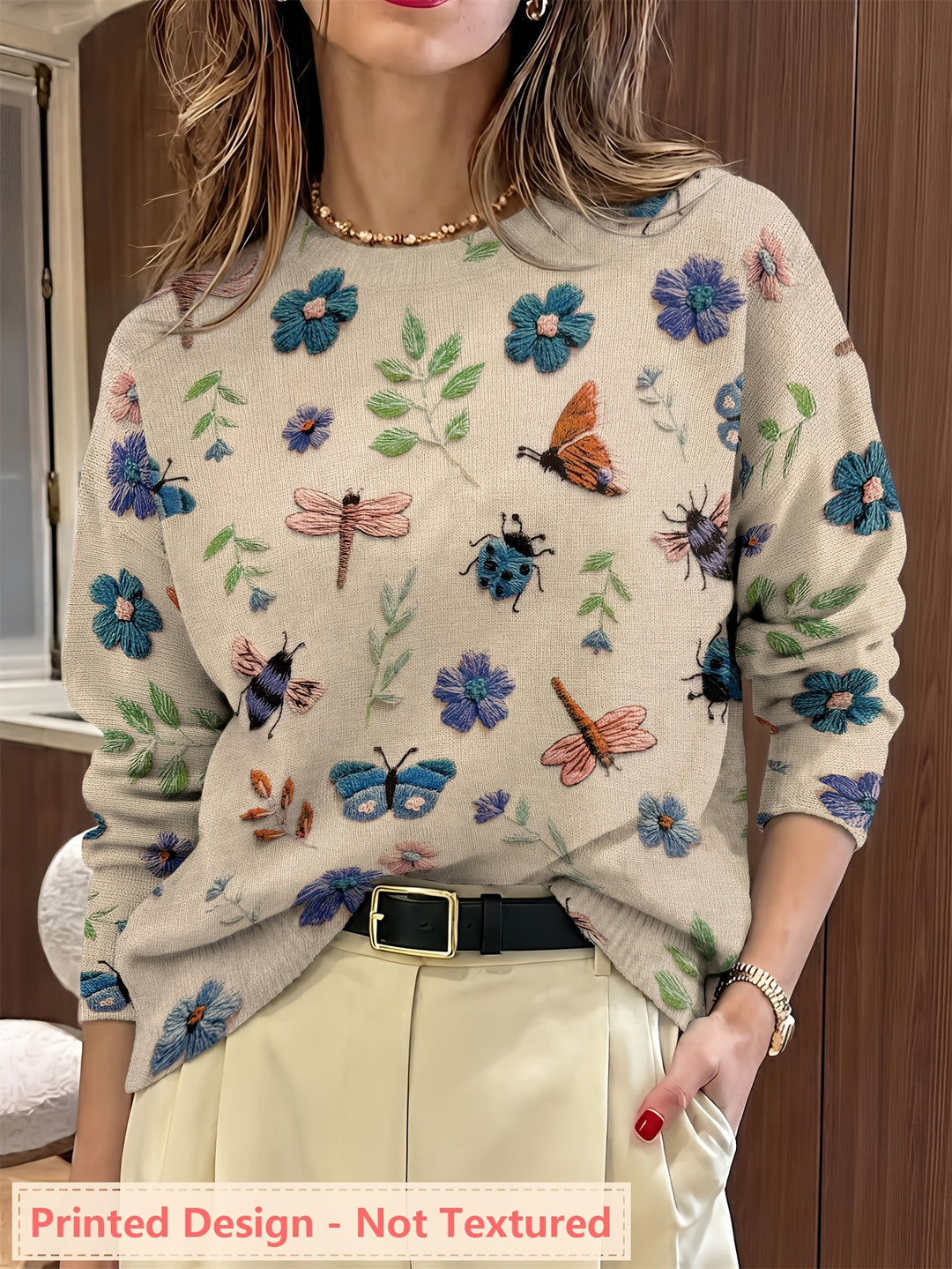 Delphine | Pull Brodé Fleurs et Insectes