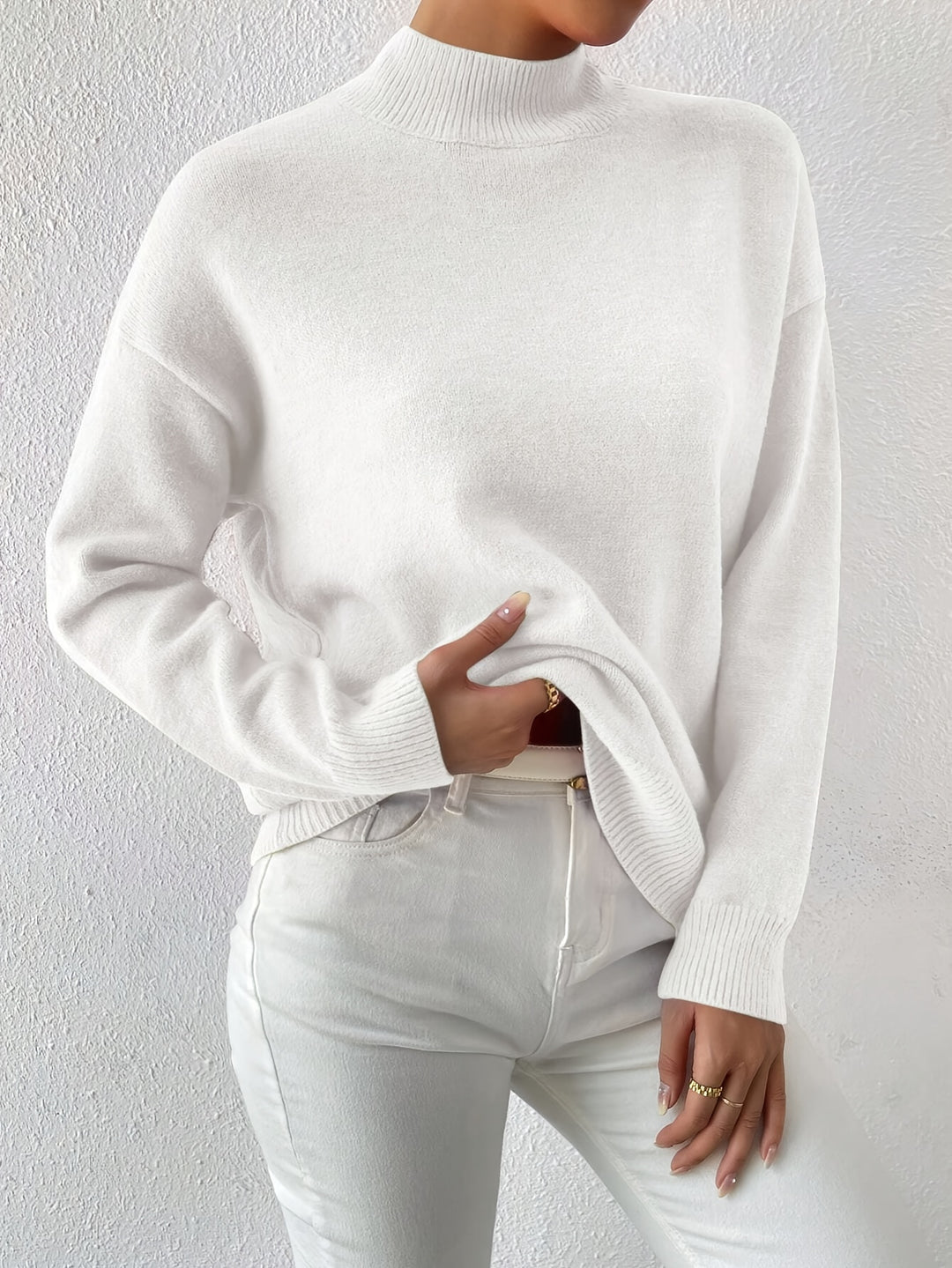 Geneviève | Pull Élégant Col Montant Épaules Tombantes