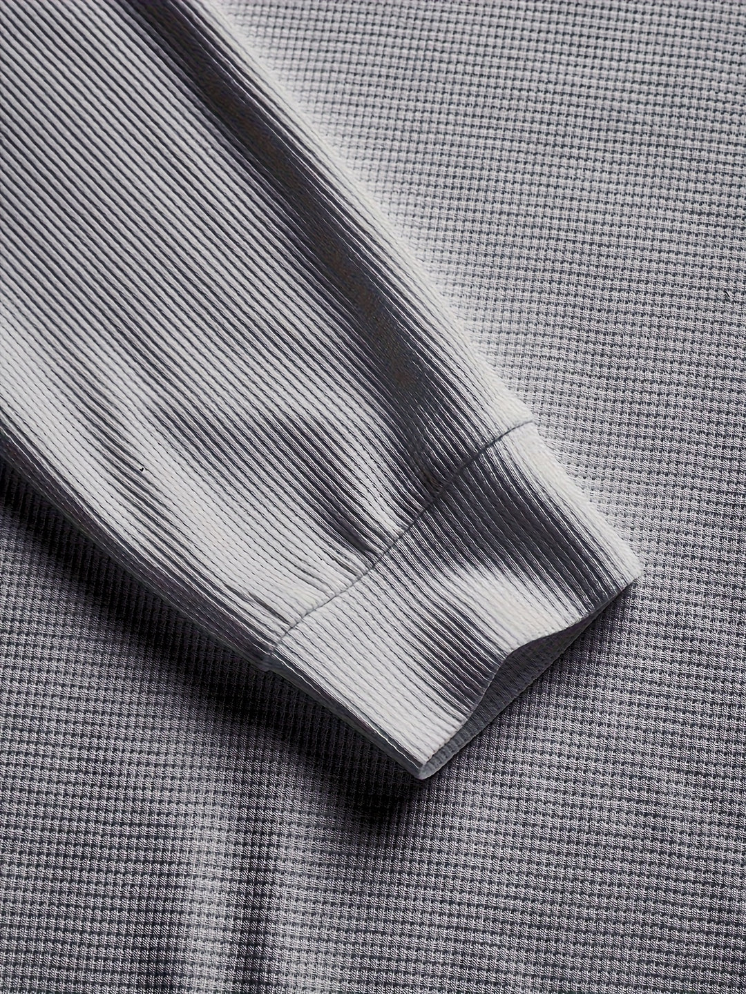 Thibault | Pull texturé à col rond et empiècements contrastés
