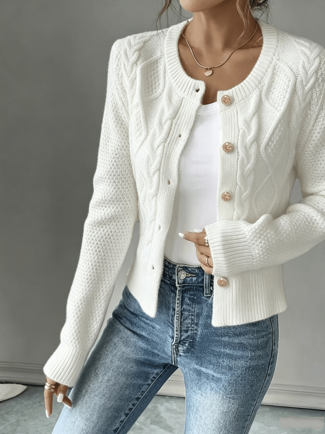 Ariane | Gilet Torsadé à Boutons Dorés