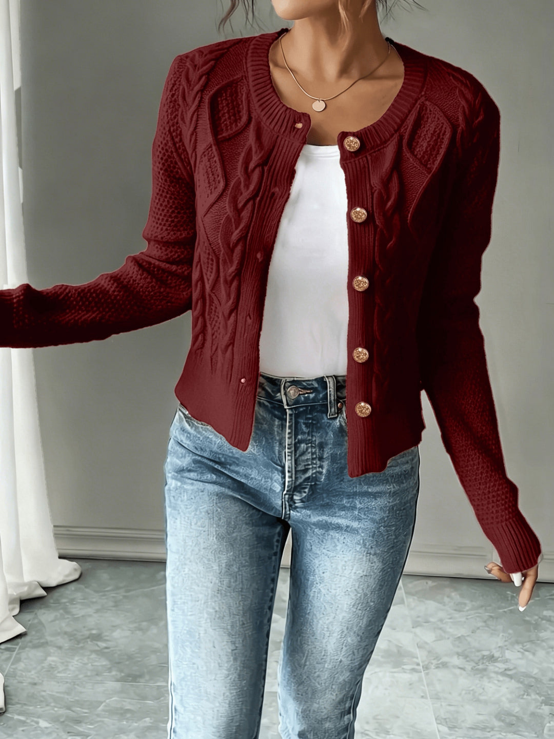 Ariane | Gilet Torsadé à Boutons Dorés