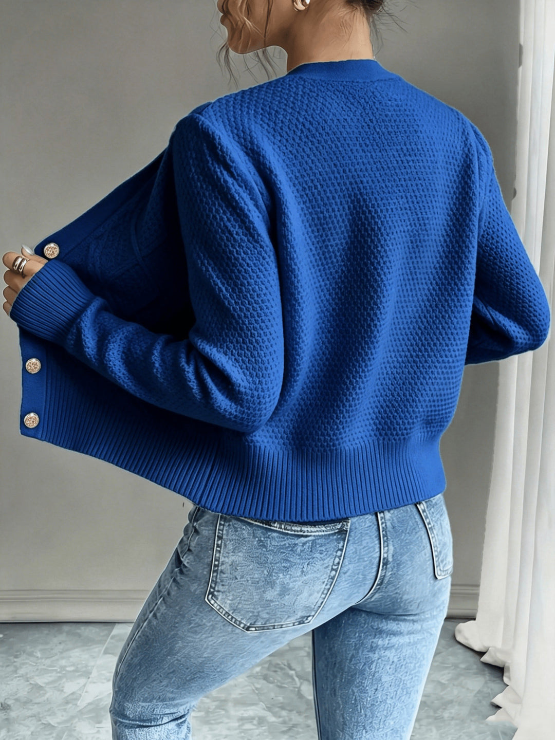 Ariane | Gilet Torsadé à Boutons Dorés